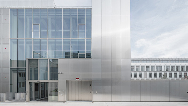 Suresnes, transformation of a telephone exchange into offices